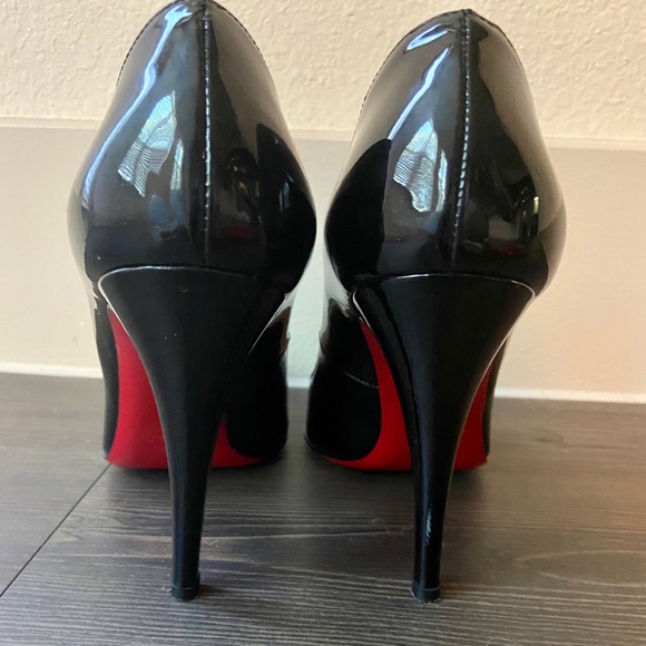 Christian Louboutin pumps size 38.5 - Picture 2 of 9